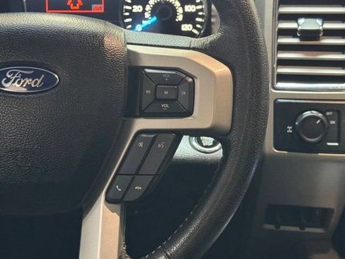 Used 2015 Ford F150 Lariat w/ Equipment Group 502A Luxury RWD image 18