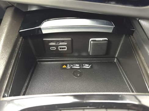 Used 2023 Buick Envision Avenir AWD/4WD image 36