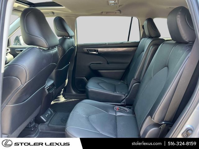 Used 2023 Toyota Highlander Limited AWD/4WD image 15