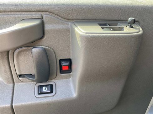 Used 2023 GMC Savana 2500 w/ Driver Convenience Package image 19