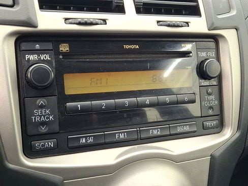 Used 2010 Toyota Yaris image 14