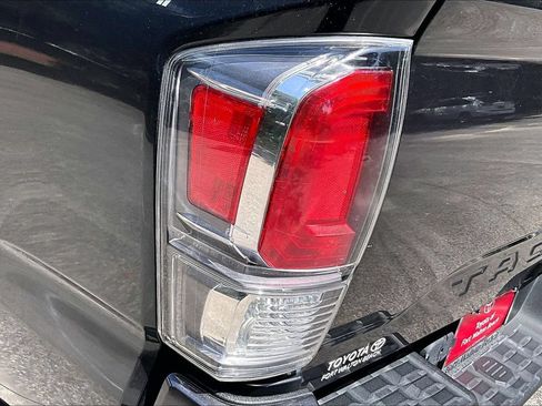 Used 2022 Toyota Tacoma TRD Sport AWD/4WD image 20