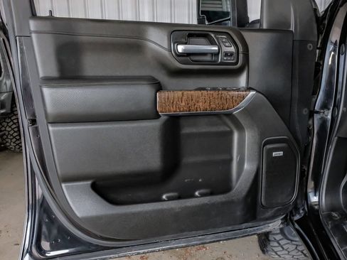Used 2023 GMC Sierra 2500 Denali w/ Denali Black Diamond Edition AWD/4WD image 42