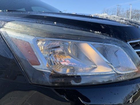 Used 2017 Chevrolet Traverse LT image 10