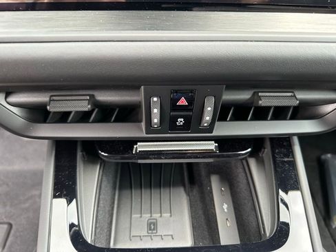 Used 2025 Porsche Cayenne GTS image 23