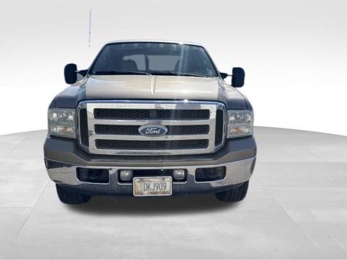 Used 2005 Ford F250 Lariat AWD/4WD image 4