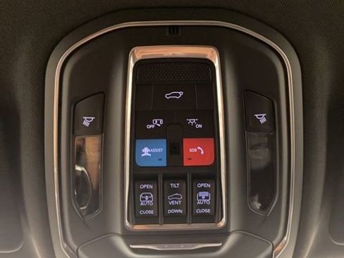 New 2025 Jeep Grand Cherokee Limited image 15