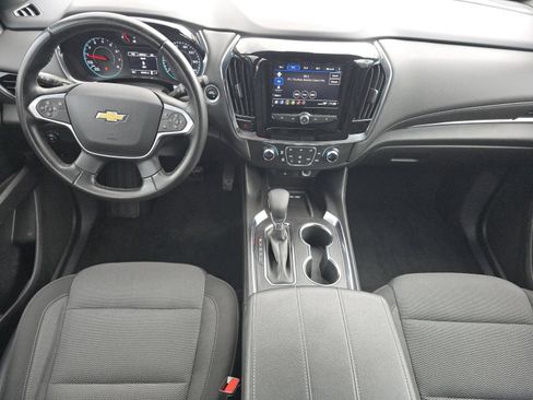 Used 2023 Chevrolet Traverse LT FWD image 10