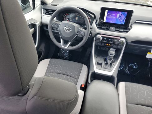 Used 2025 Toyota RAV4 XLE image 17