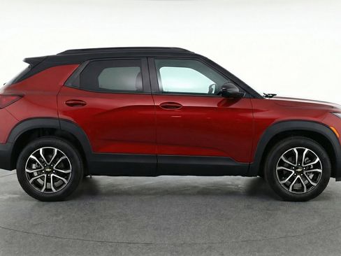 Used 2025 Chevrolet TrailBlazer LT image 11