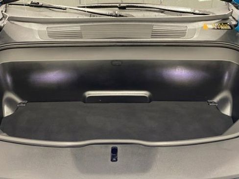 Used 2024 Rivian R1S Adventure image 7