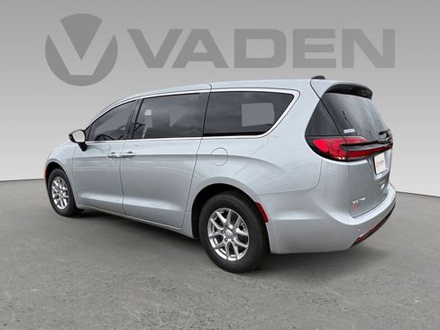 New 2026 Chrysler Pacifica Select FWD image 19