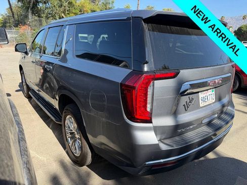 Used 2022 GMC Yukon XL SLT w/ SLT Premium Package AWD/4WD image 4