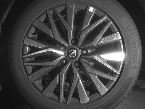 Used 2025 Nissan Altima 2.5 SV image 14