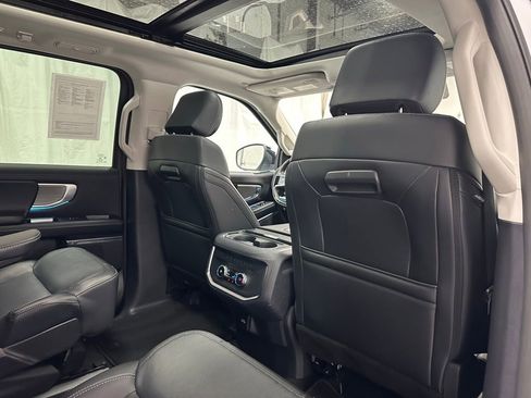 Used 2025 Ford Expedition Max Platinum AWD/4WD image 55