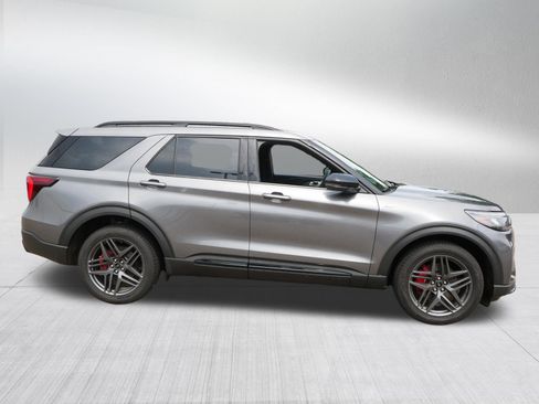 Used 2025 Ford Explorer ST-Line w/ Premium Package AWD/4WD image 8