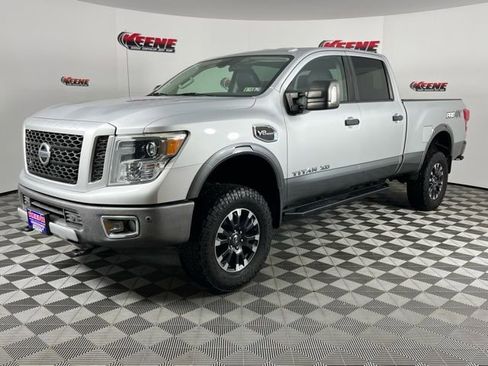 Used 2017 Nissan Titan PRO-4X image 5