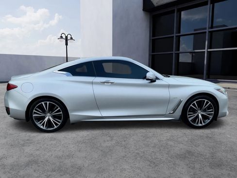 Used 2018 INFINITI Q60 2.0t w/ Moonroof Package RWD image 5