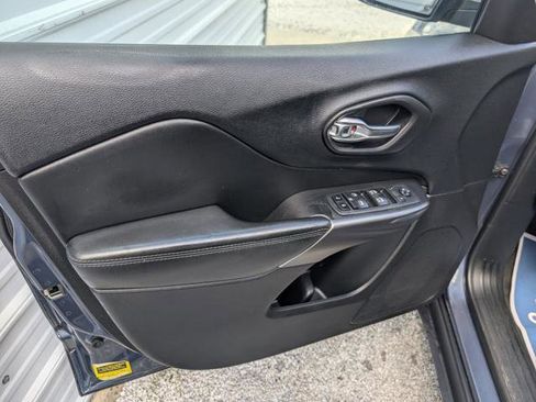 Used 2020 Jeep Cherokee Latitude image 6