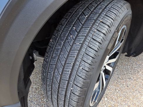 Used 2025 Ford Explorer ST-Line RWD image 10