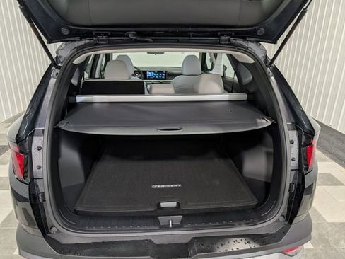 Used 2025 Hyundai Tucson SE image 23