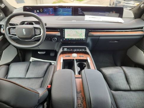 New 2025 Lincoln Navigator Black Label image 11