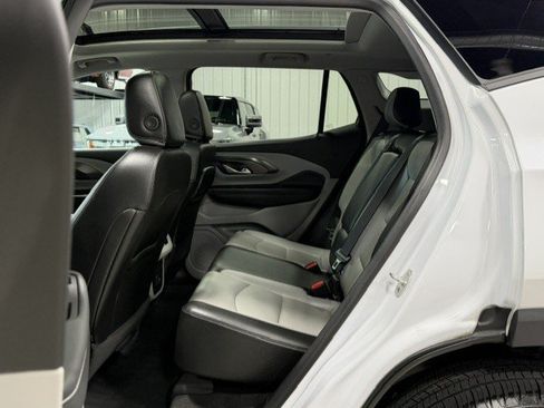 Certified 2024 GMC Terrain SLT w/ Infotainment Package II AWD/4WD image 11