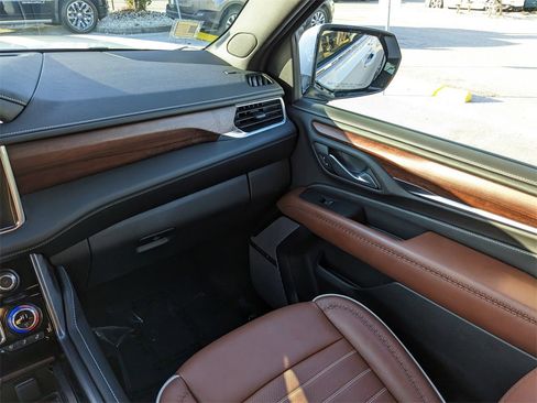 Used 2024 GMC Yukon Denali Ultimate image 16