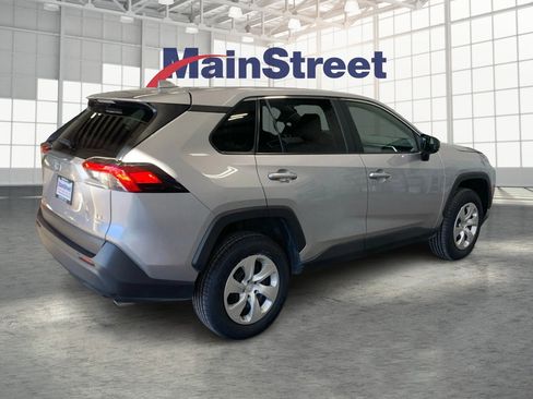 Used 2024 Toyota RAV4 LE image 5