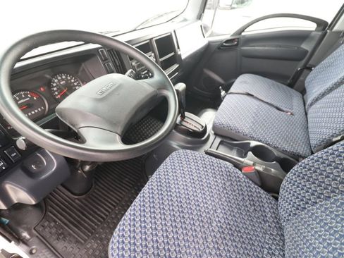 Used 2024 Isuzu NPR image 12