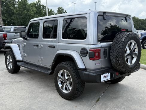 Used 2021 Jeep Wrangler Unlimited Sahara AWD/4WD image 7