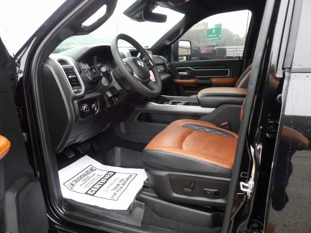 Used 2025 RAM 3500 Big Horn AWD/4WD image 16