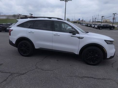 Used 2023 Kia Sorento S w/ Panoramic Sunroof Package image 8