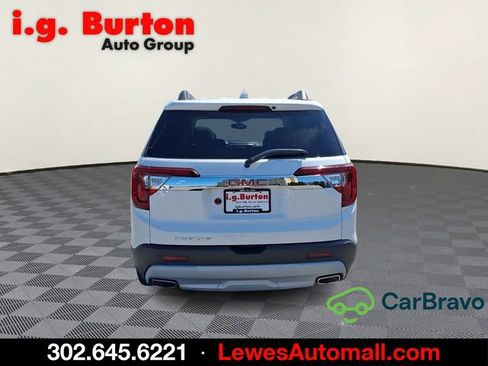 Certified 2023 GMC Acadia SLT w/ Technology Package FWD image 5
