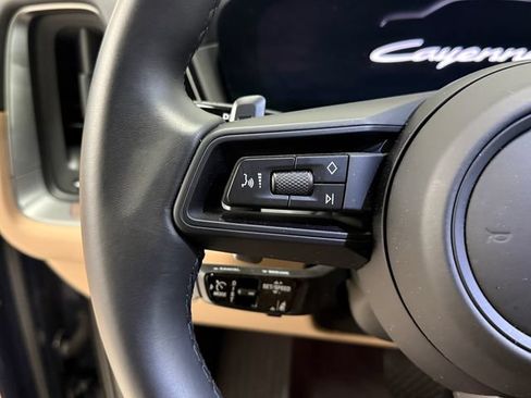 Certified 2026 Porsche Cayenne E-Hybrid AWD/4WD image 17