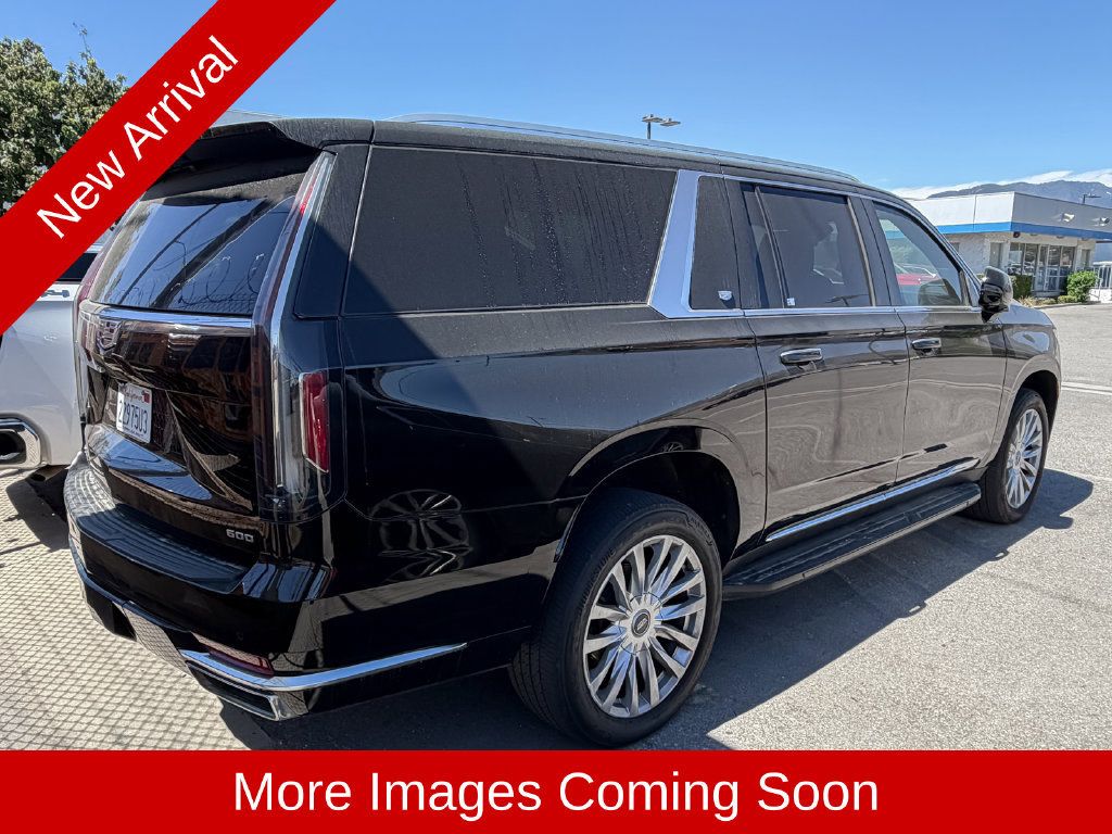 Used 2023 Cadillac Escalade ESV Luxury RWD image 3
