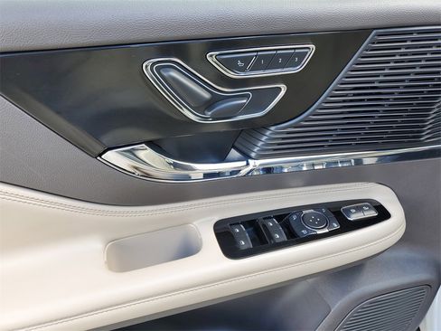 Certified 2022 Lincoln Corsair FWD w/ Equipment Group 101A image 17