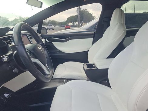 Used 2017 Tesla Model X 75D AWD/4WD image 3