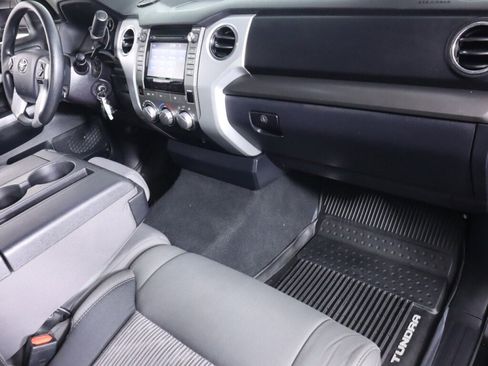 Used 2017 Toyota Tundra SR5 RWD image 43