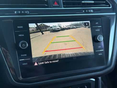 Used 2022 Volkswagen Tiguan SE R-Line image 22