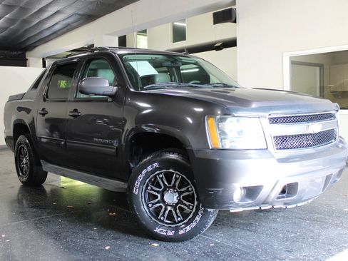 Used 2010 Chevrolet Avalanche LT w/ Luxury Package RWD image 42
