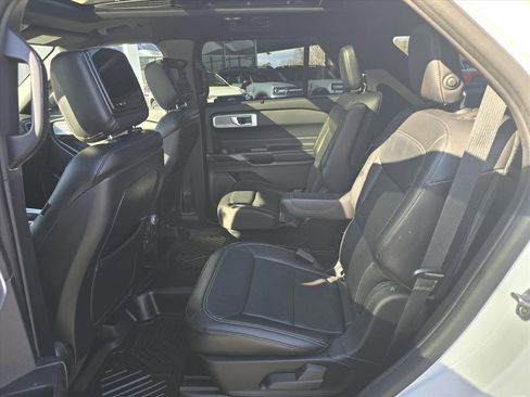 Used 2020 Ford Explorer Limited w/ Class III Trailer Tow Package image 10