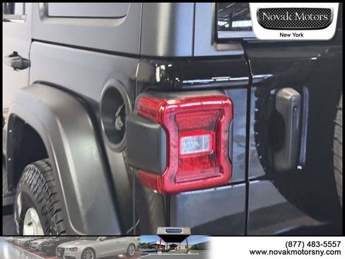 Used 2022 Jeep Wrangler Unlimited Sport AWD/4WD image 9