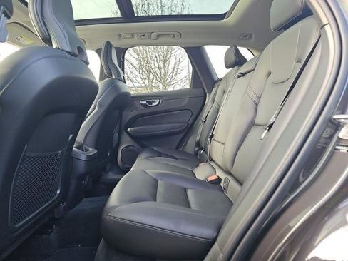 Certified 2025 Volvo XC60 B5 Core image 9