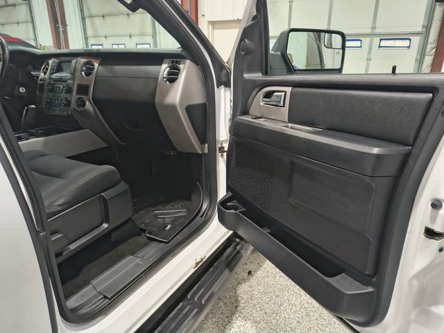 Used 2017 Ford Expedition XLT AWD/4WD image 21