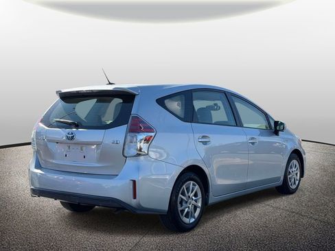 Used 2017 Toyota Prius V Four image 2