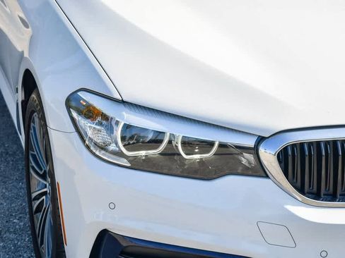 Used 2019 BMW 530e w/ Convenience Package image 4
