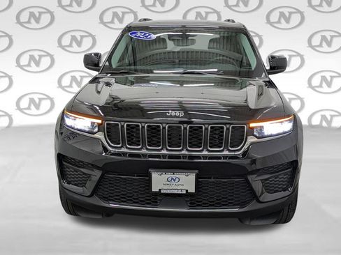 Used 2023 Jeep Grand Cherokee Laredo AWD/4WD image 15