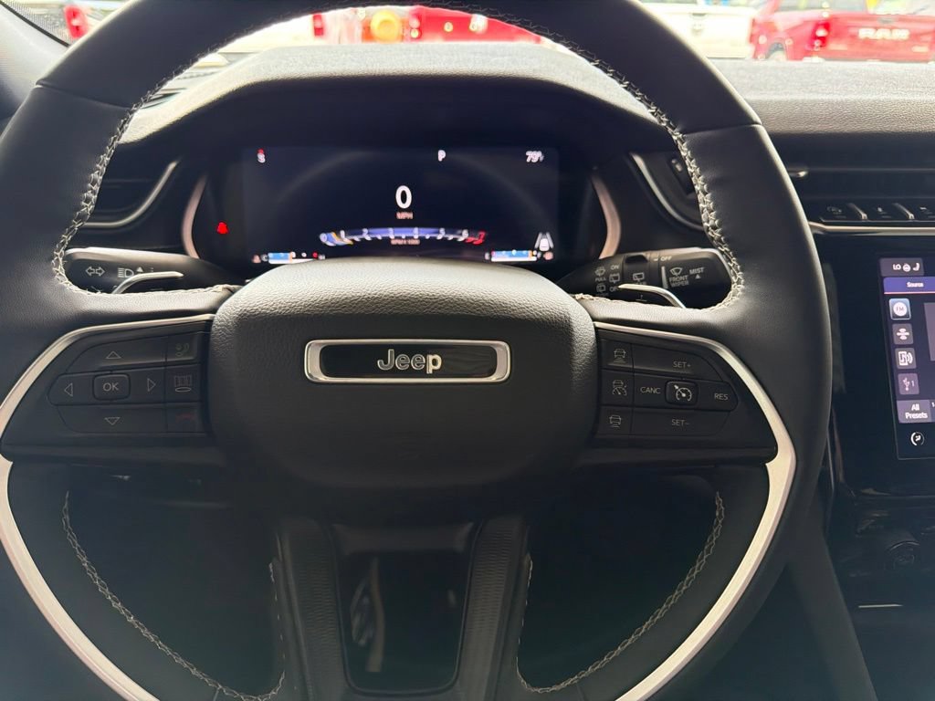 Used 2023 Jeep Grand Cherokee Altitude AWD/4WD image 22
