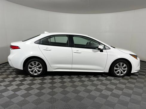 Used 2024 Toyota Corolla LE FWD image 4